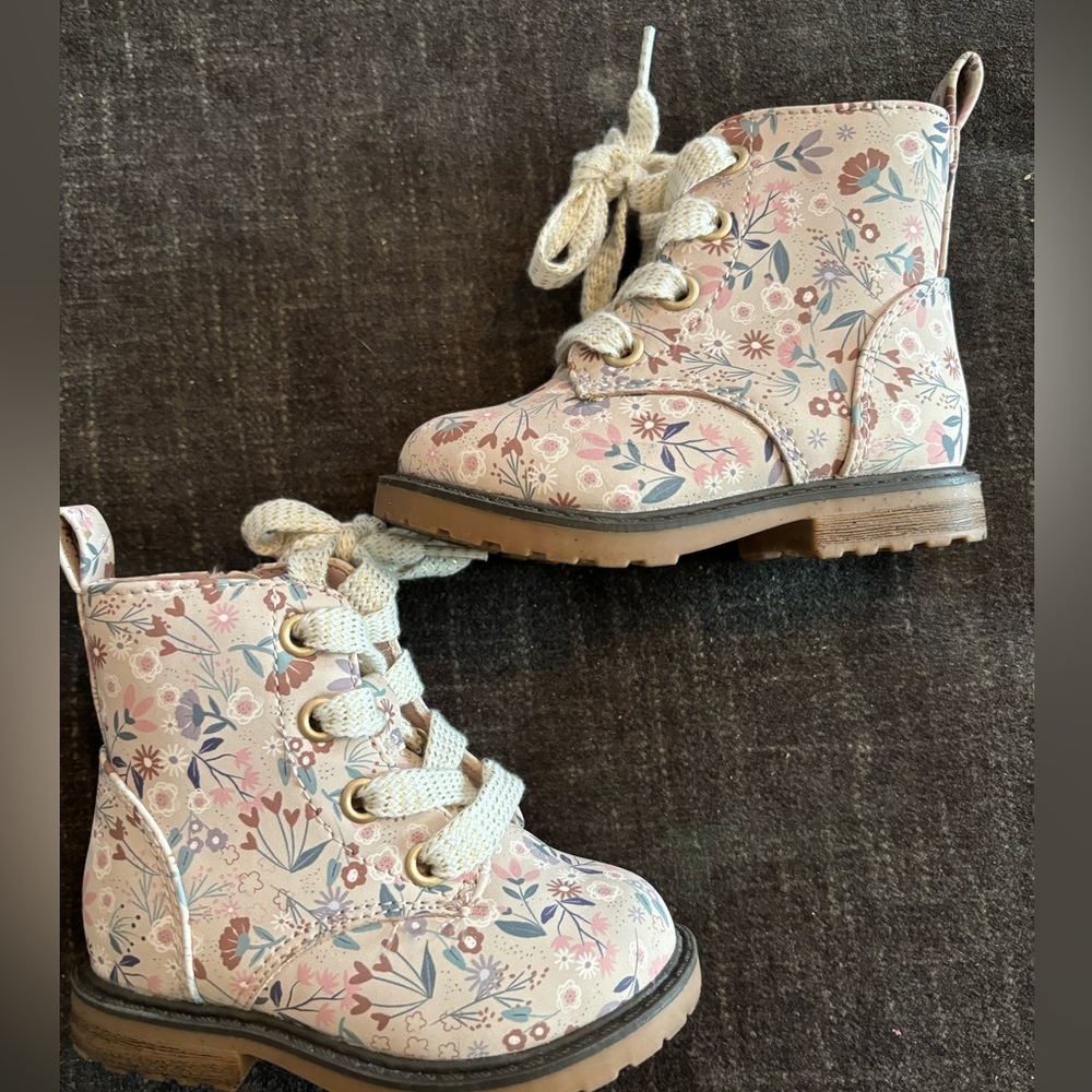 Toddler Cat & Jack zip up boots